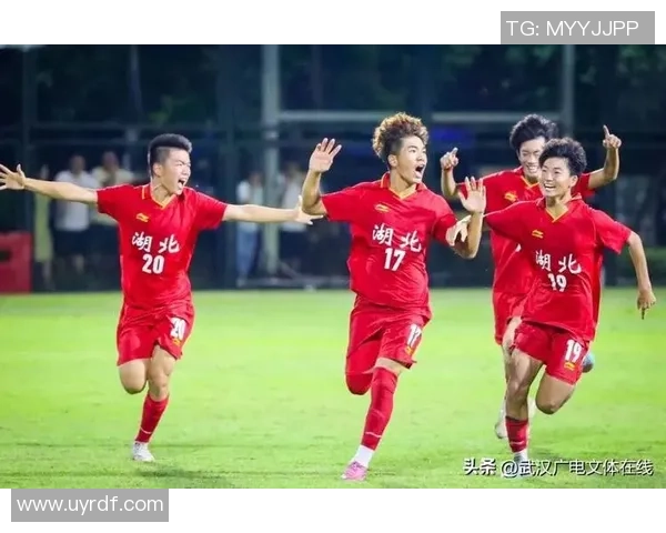 足球明星齐聚麻将桌 展现球场外的智勇对决